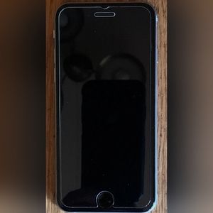 Apple iPhone 6 - 64GB - Space Gray (Unlocked) A1586 (CDMA + GSM)